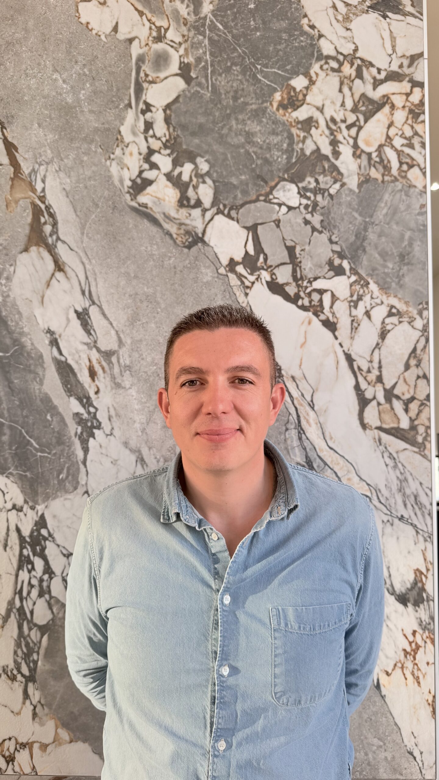 Anthony, dirigeant de Tendance Carrelage Rouen